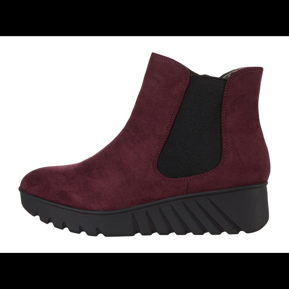 Impo- burgundy wedge boot- 7.5 NEW!